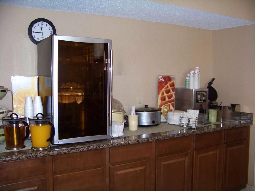 Quality Inn Huntersville Near Lake Norman Zewnętrze zdjęcie