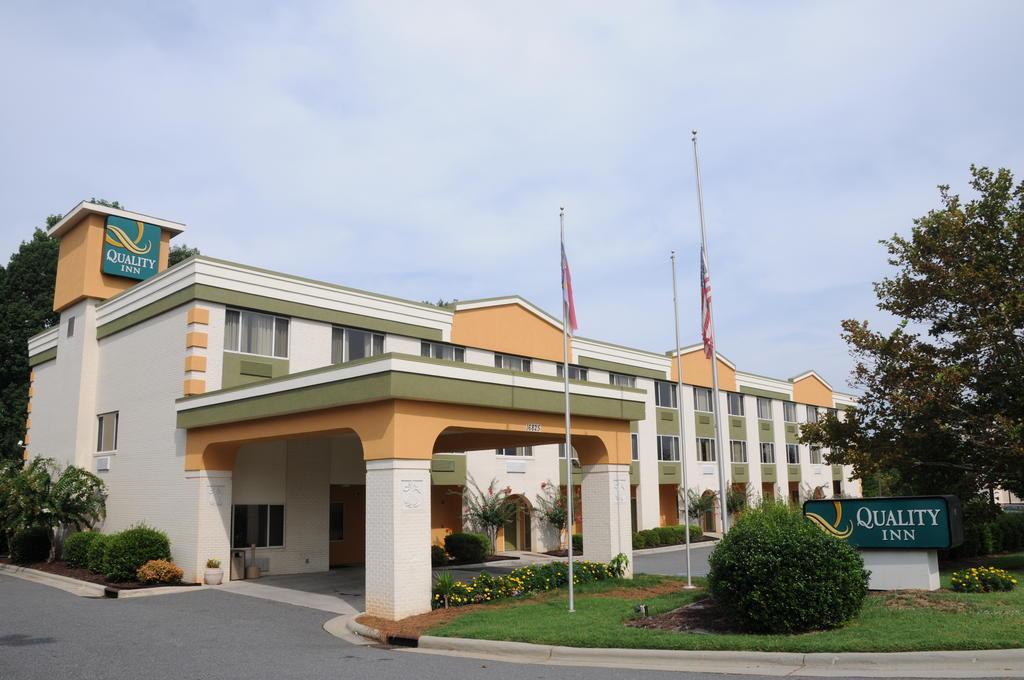 Quality Inn Huntersville Near Lake Norman Zewnętrze zdjęcie