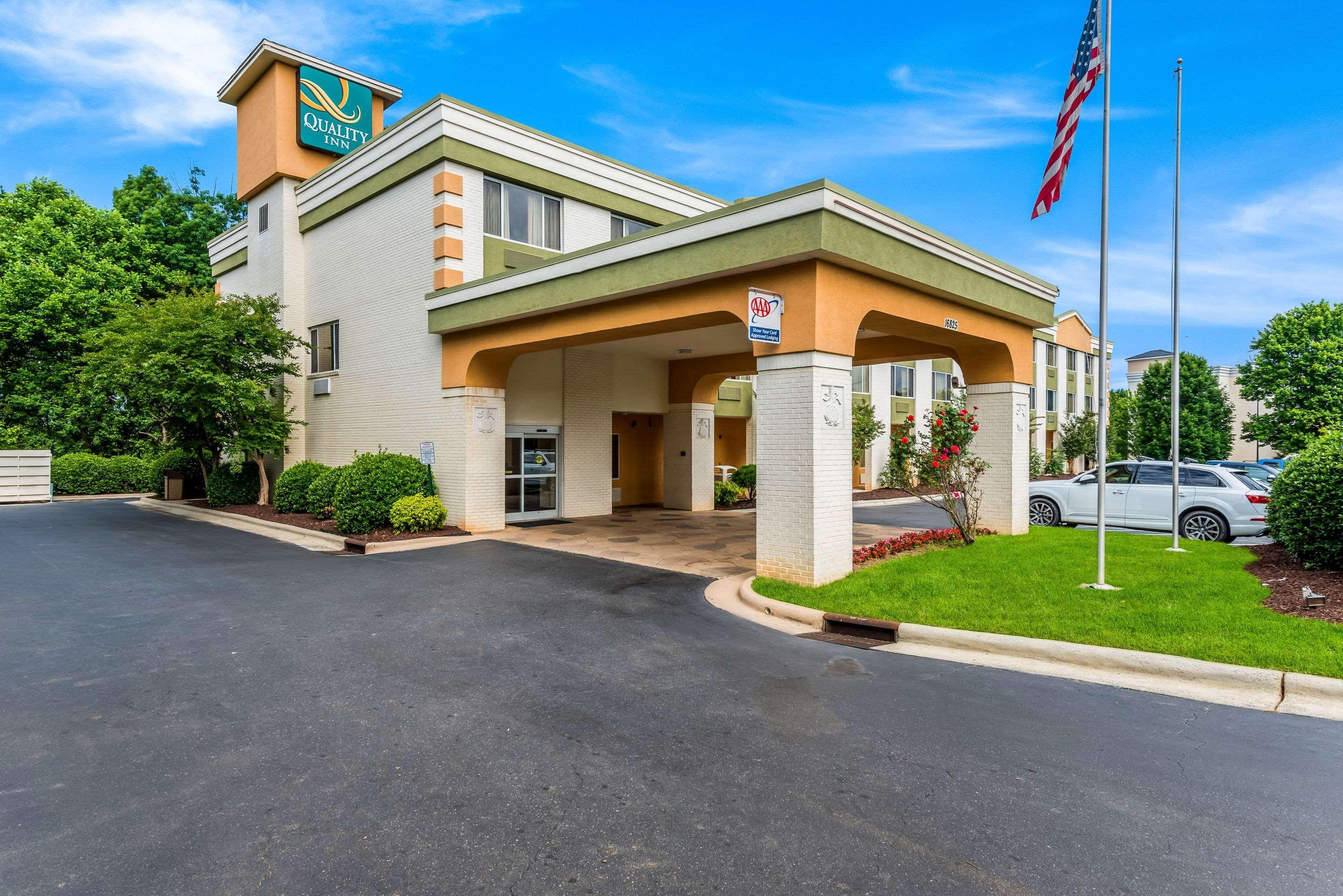 Quality Inn Huntersville Near Lake Norman Zewnętrze zdjęcie