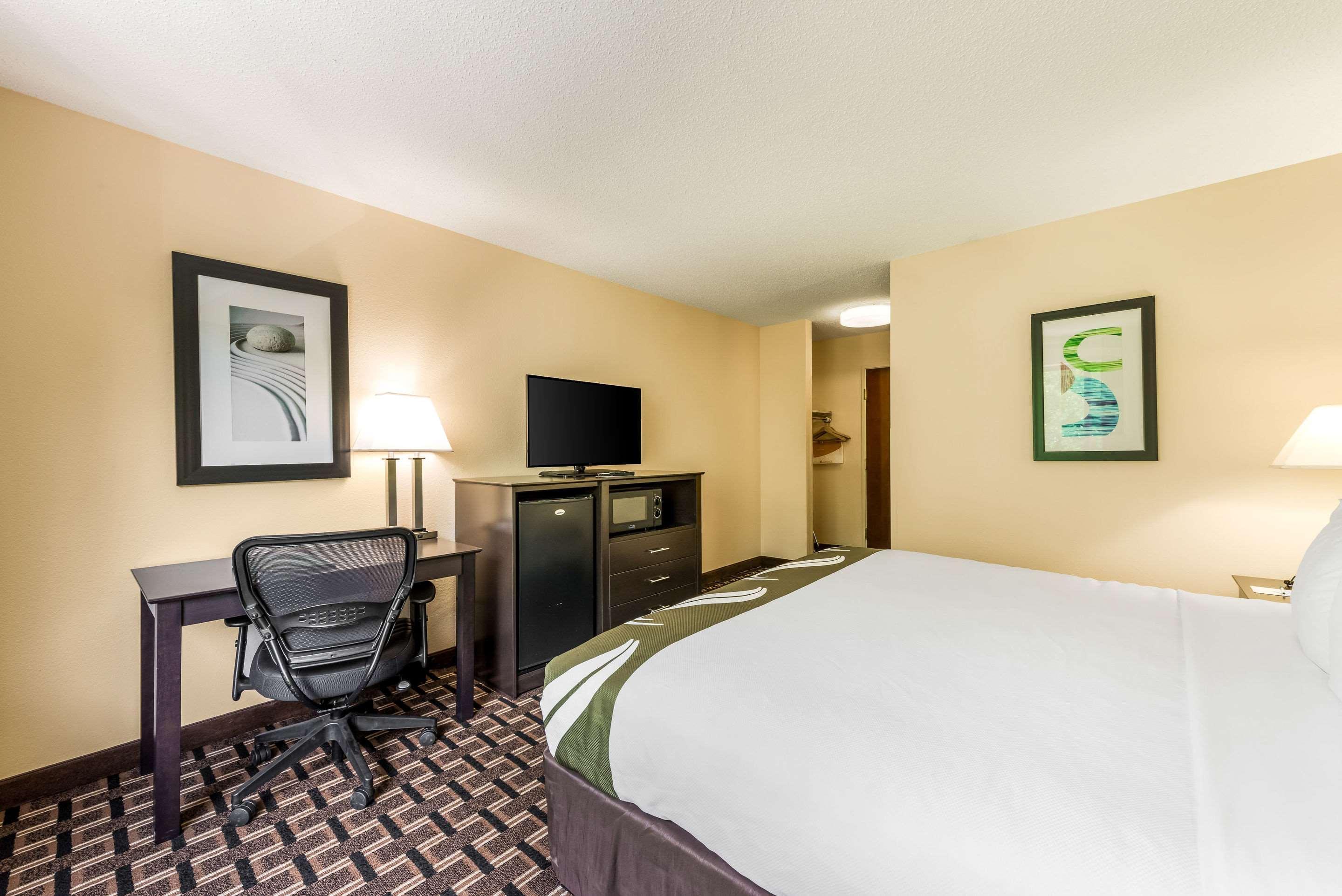 Quality Inn Huntersville Near Lake Norman Zewnętrze zdjęcie