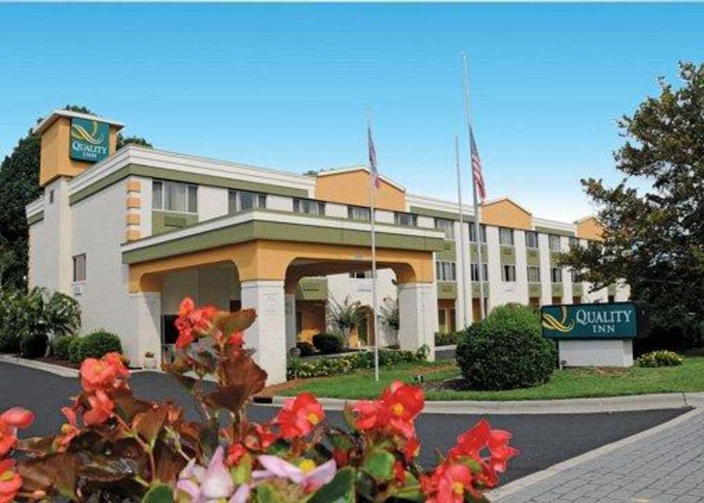 Quality Inn Huntersville Near Lake Norman Zewnętrze zdjęcie